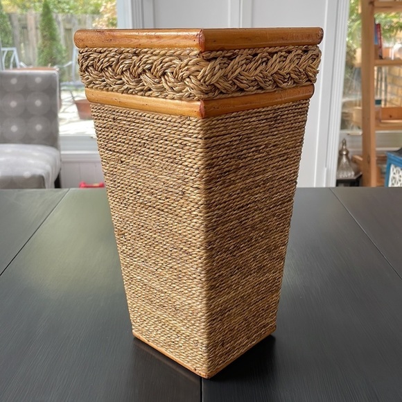 Large Rope Wrapped Wooden Vase - Picture 6 of 13